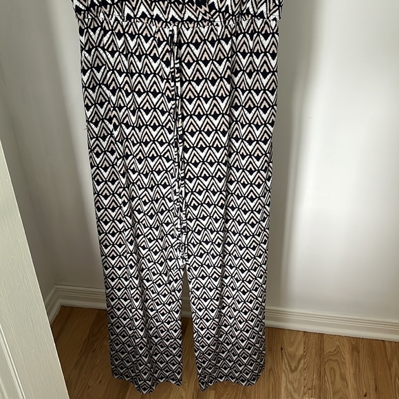 Enfocus Studio patterned Jumpsuit with zip closure and elastic waist. - Picture 3 of 5